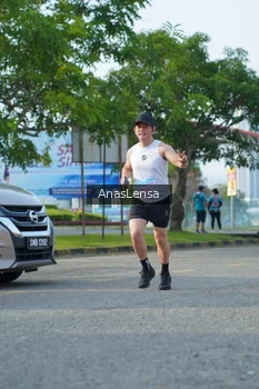Runner Photo 3241721