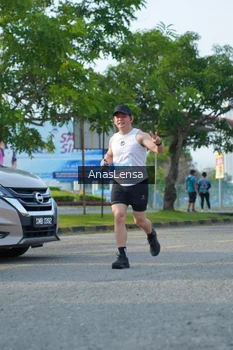 Runner Photo 3241734