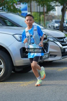 Runner Photo 3242012