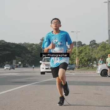 Runner Photo 3243943