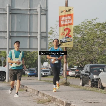 Runner Photo 3244003