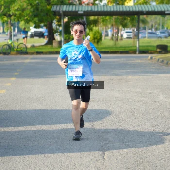 Runner Photo 3246430