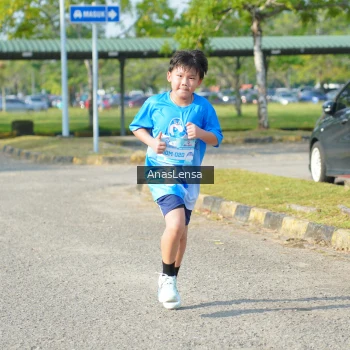Runner Photo 3247393