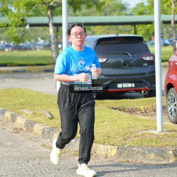 Runner Photo 3249375