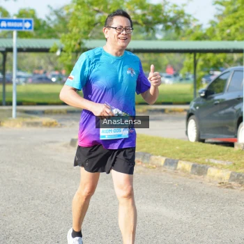 Runner Photo 3249743