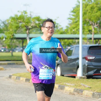 Runner Photo 3249745