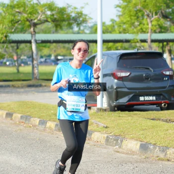 Runner Photo 3250001