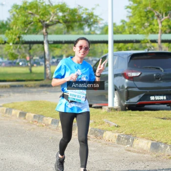 Runner Photo 3250025
