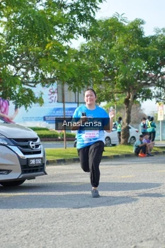 Runner Photo 3254108