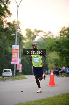 Runner Photo 3256551