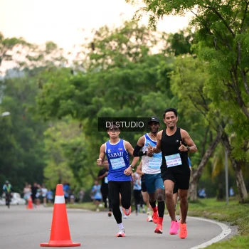 Runner Photo 3256636