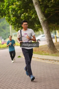 Runner Photo 3260035