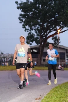 Runner Photo 3260336