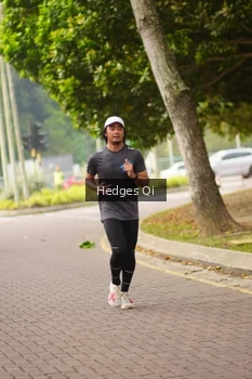 Runner Photo 3260429