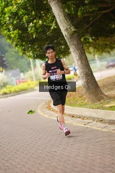 Runner Photo 3261000