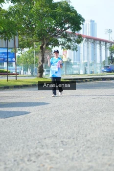 Runner Photo 3261636