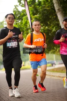 Runner Photo 3264751