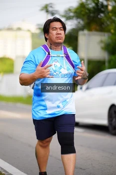 Runner Photo 3273121