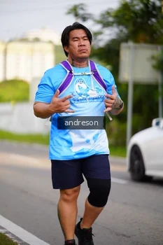 Runner Photo 3273123