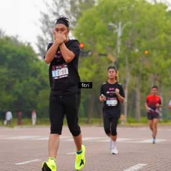 Runner Photo 3286776
