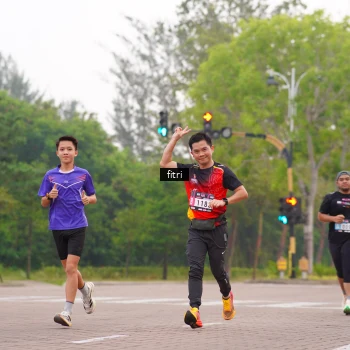 Runner Photo 3290070