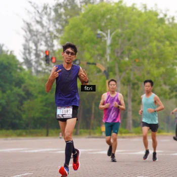 Runner Photo 3291800