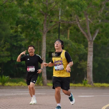 Runner Photo 3300265