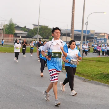 Runner Photo 3301141