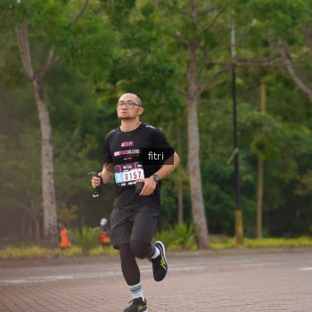 Runner Photo 3302275
