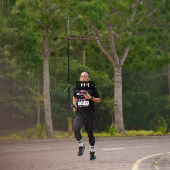 Runner Photo 3302280