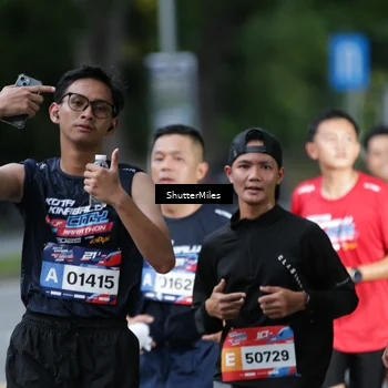 Runner Photo 33023