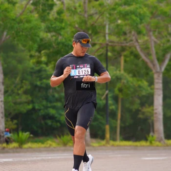 Runner Photo 3304077