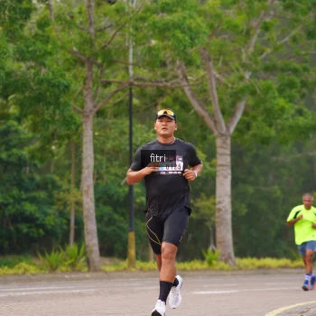 Runner Photo 3304088