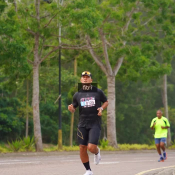 Runner Photo 3304101