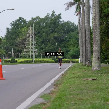 Runner Photo 3304366