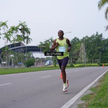 Runner Photo 3304421