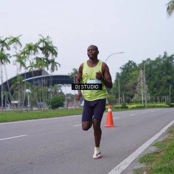 Runner Photo 3304514