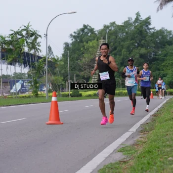 Runner Photo 3304610