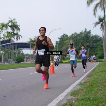 Runner Photo 3304736
