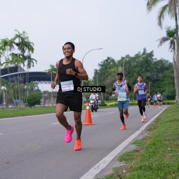 Runner Photo 3304744
