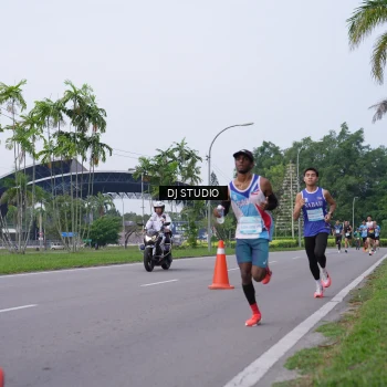 Runner Photo 3304811