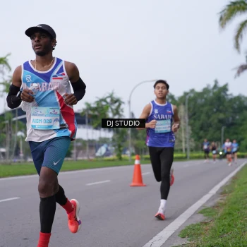 Runner Photo 3304843