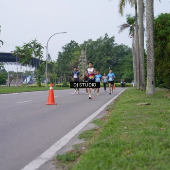 Runner Photo 3304894