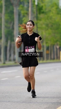 Runner Photo 3306165