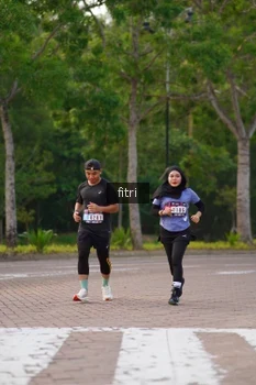 Runner Photo 3307579