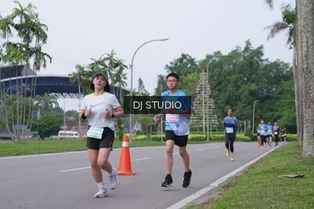 Runner Photo 3308371