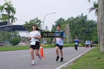Runner Photo 3308420