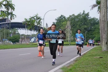 Runner Photo 3308495