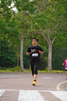 Runner Photo 3309415