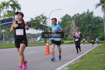 Runner Photo 3309603